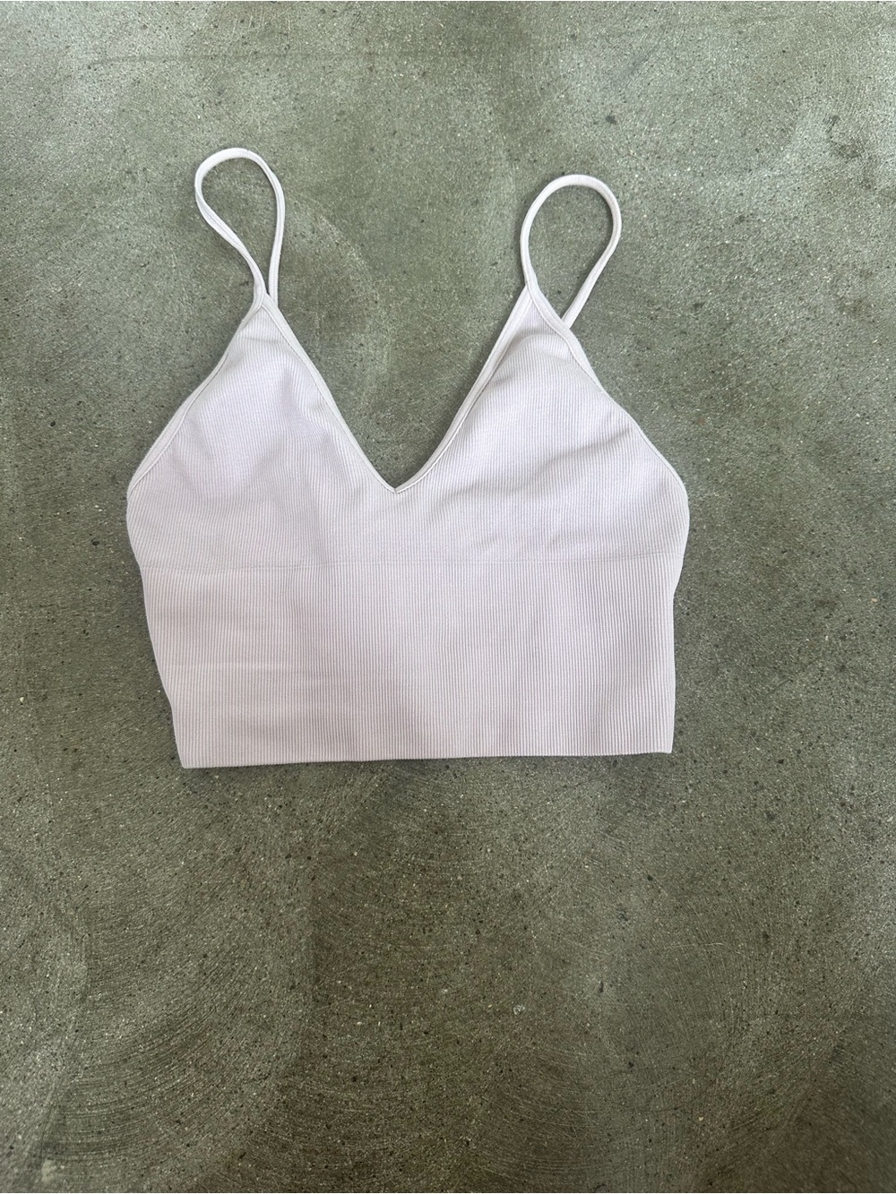 Aritzia talula Ribbed V-Neck Crop Cami bra in Light Pink